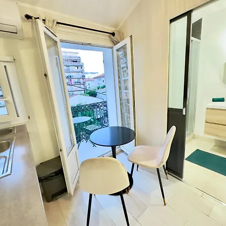 Joli Climatise Au Calme 아파트 니스