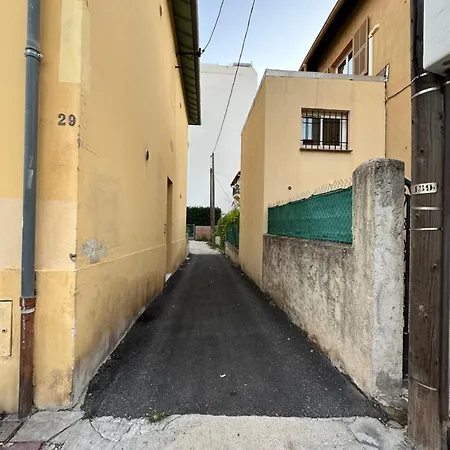 Joli Climatise Au Calme 아파트